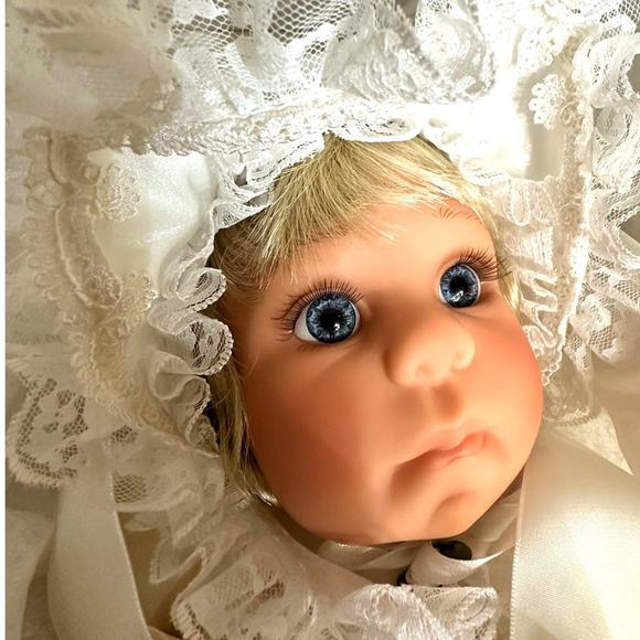 Lee Middleton 2000 Original Doll Model 00320 #146/1500-"She's So Pretty"-NEW! - Picture 2 of 11